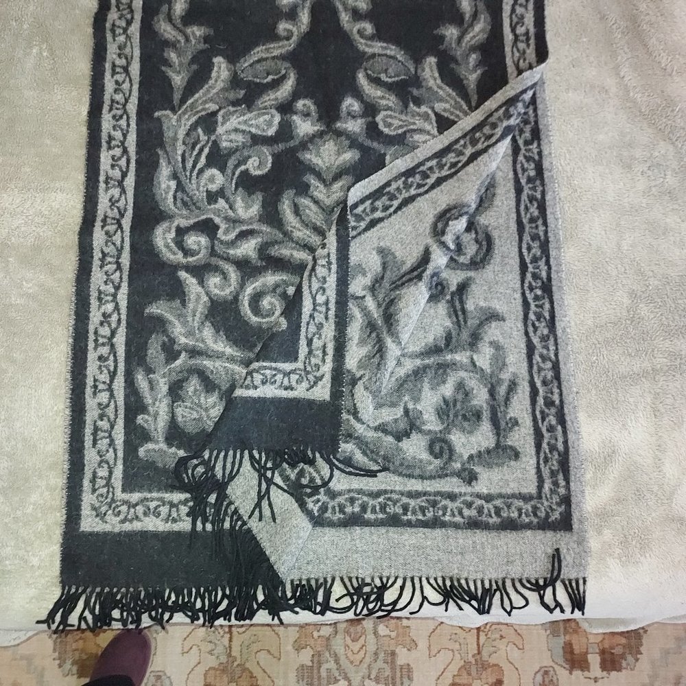 Thick 100% Cashmere Black Grey Shawl 26x72" Mohair-Like Texture Excellent